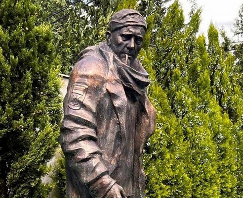 Памятник Герою Украины Александру Мациевскому, в Тбилиси