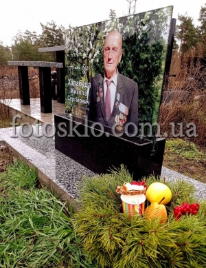 Невеликий памятник для тата з граніту та скла - FotosklO